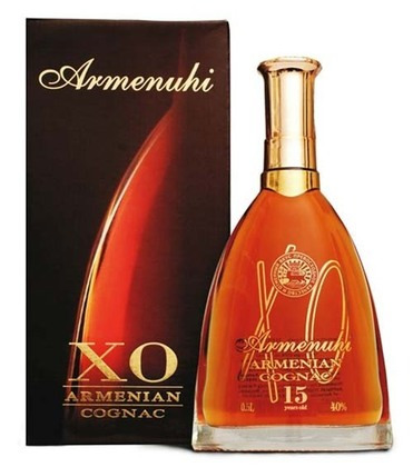 Арменуи 15 лет Подарочная упаковка - 0,5 л