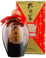 Конфуций, в черном кувшине, в подарочной упаковке - 0,5 л